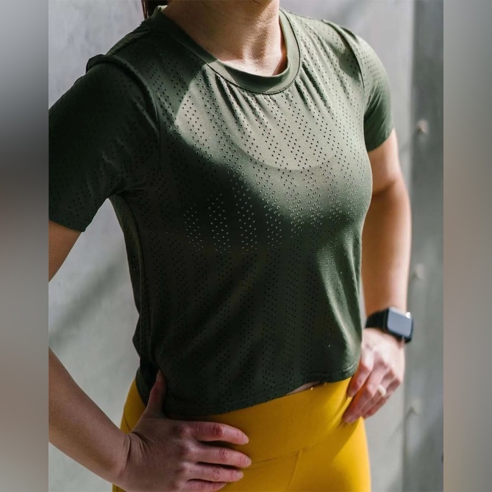 Zyia Women's Olive Green Perforated cropped mesh Top size L EUC